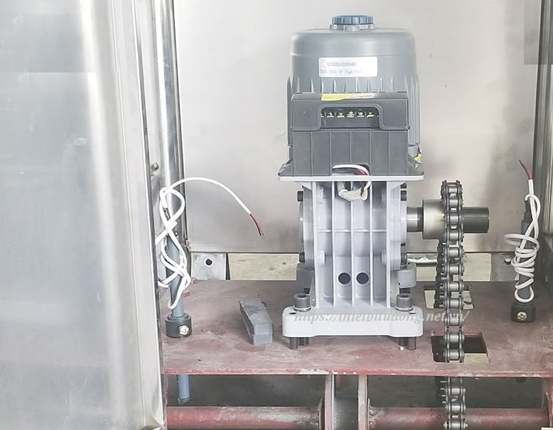 Lắp đặt mô tơ cổng lùa tự động